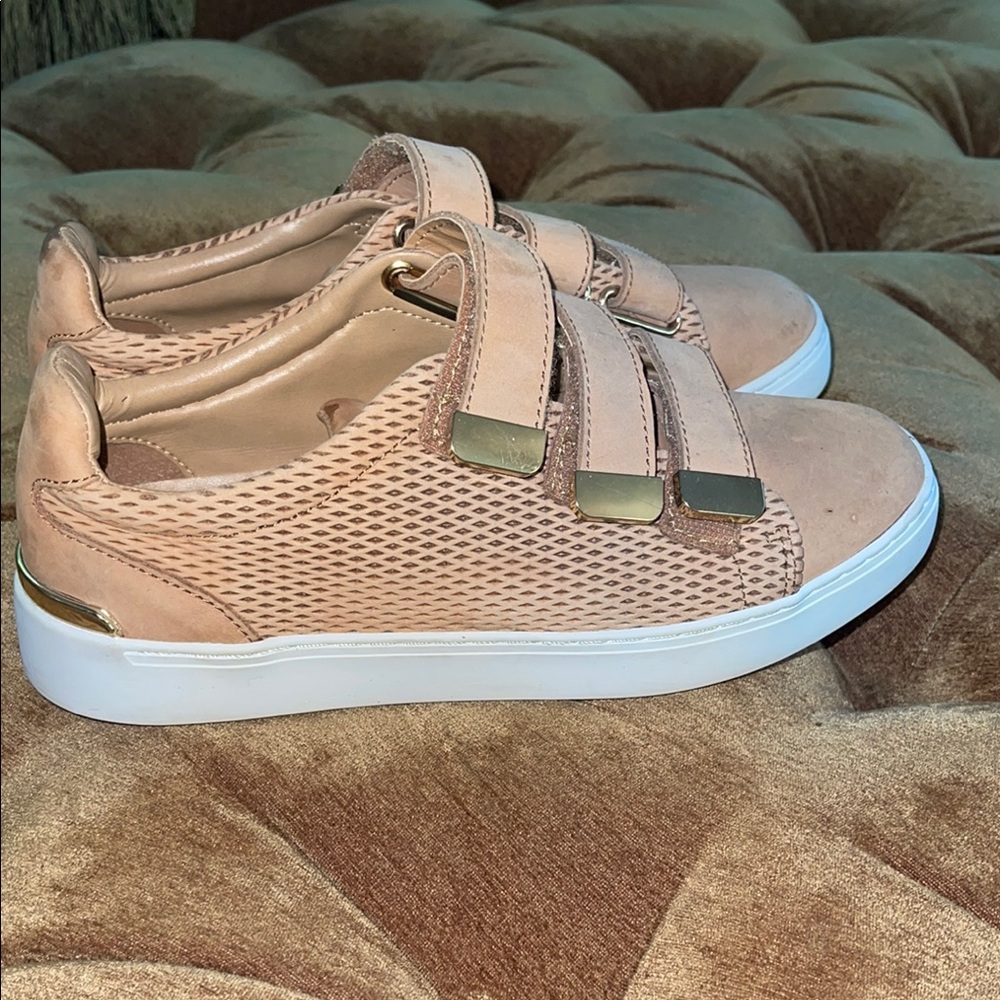 Aldo Women's Tan Flats with Gold Accents